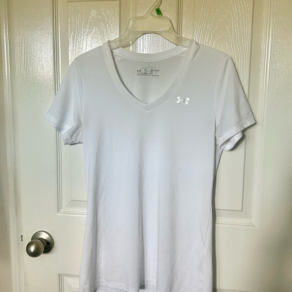 FREE!! Under Armour Women's White V-Neck Top